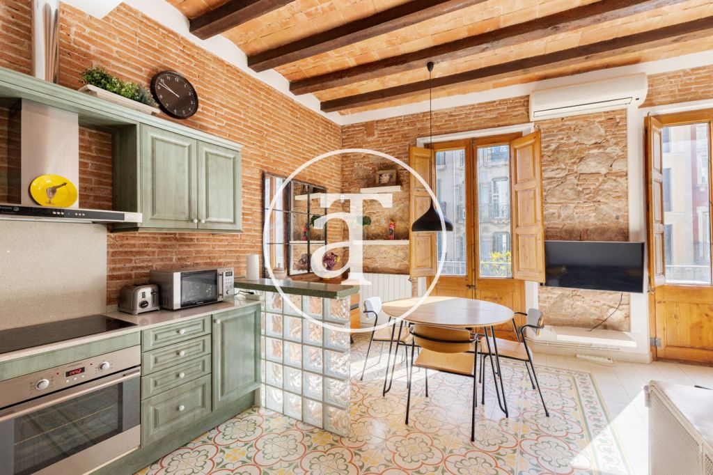 Appartement en location temporaire avec 3 chambres et 2 salles de bains et double balcon à Vila de Gràcia 5