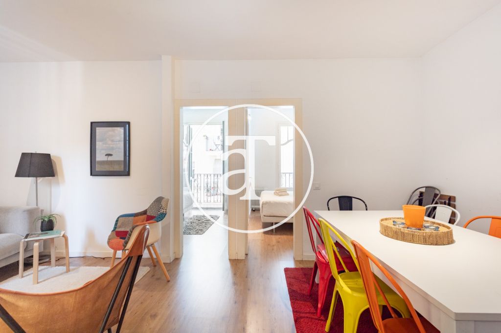 Piso de alquiler temporal de 2 habitaciones y 1 baño junto a Montjuïc 13