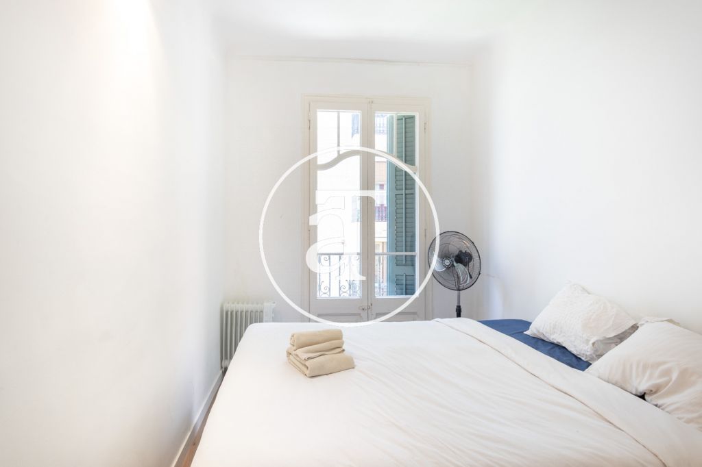 Piso de alquiler temporal de 2 habitaciones y 1 baño junto a Montjuïc 24