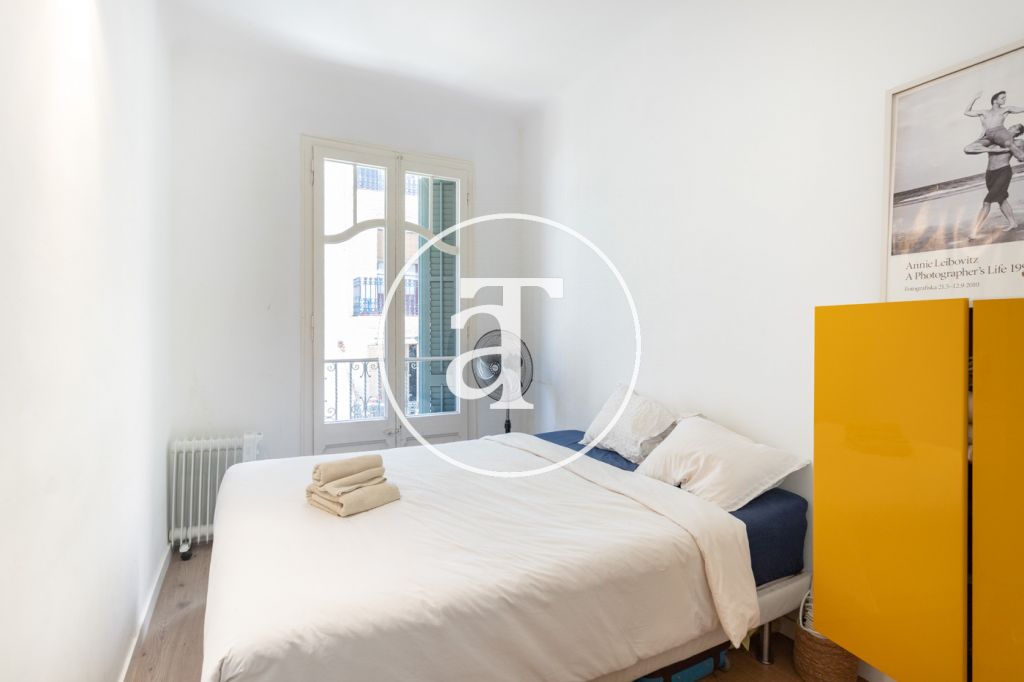 Piso de alquiler temporal de 2 habitaciones y 1 baño junto a Montjuïc 23