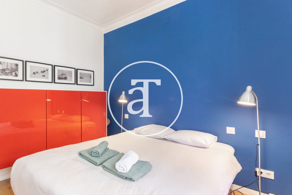 Piso de alquiler temporal de 2 habitaciones y 1 baño junto a Montjuïc 14