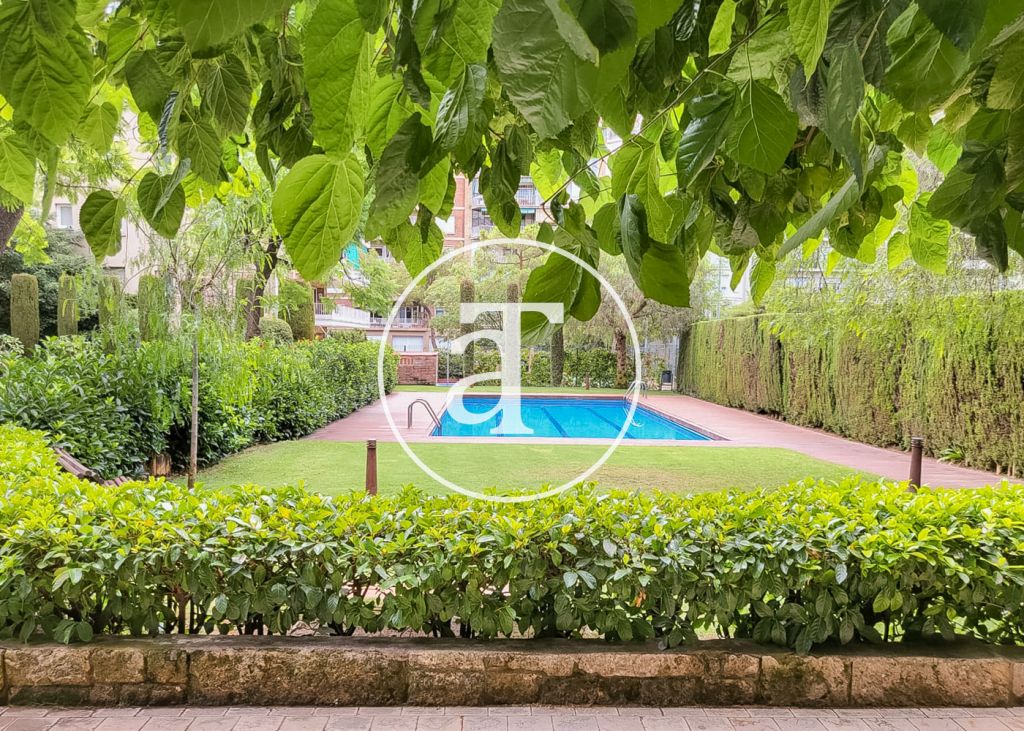 Luxury 4 bedroom apartment for temporary rental with 2 communal pools, sports area and social club in Pedralbes 11