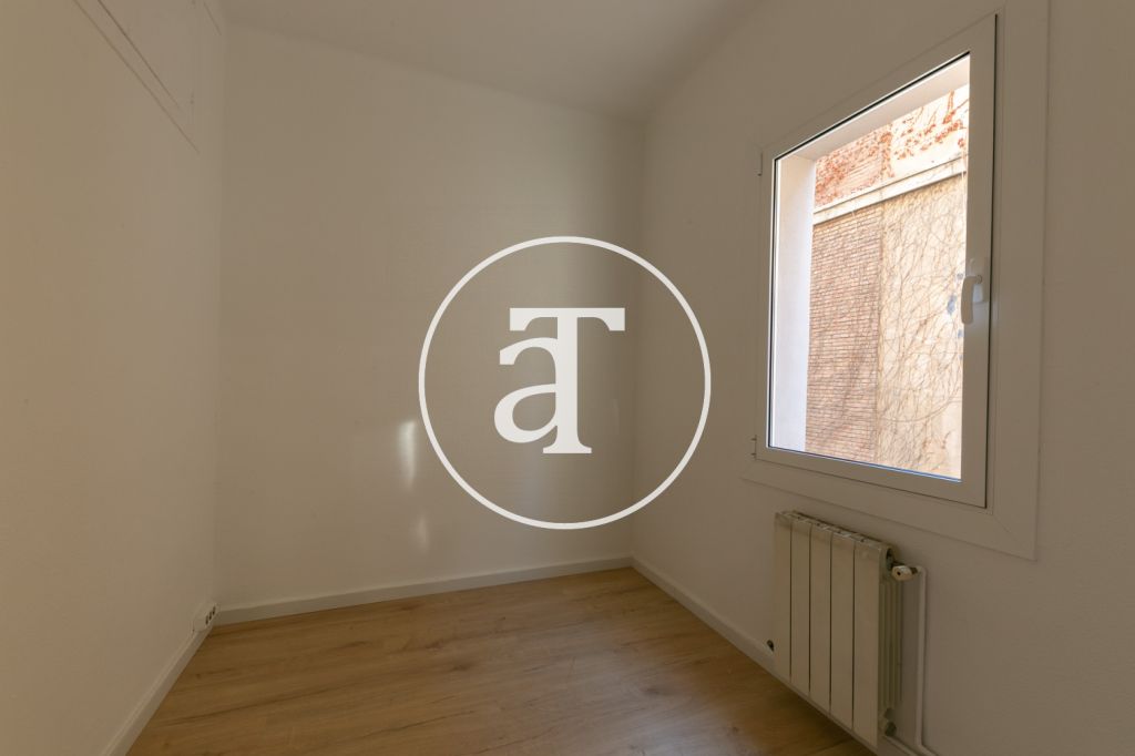 Luxury 4 bedroom apartment for temporary rental with 2 communal pools, sports area and social club in Pedralbes 34