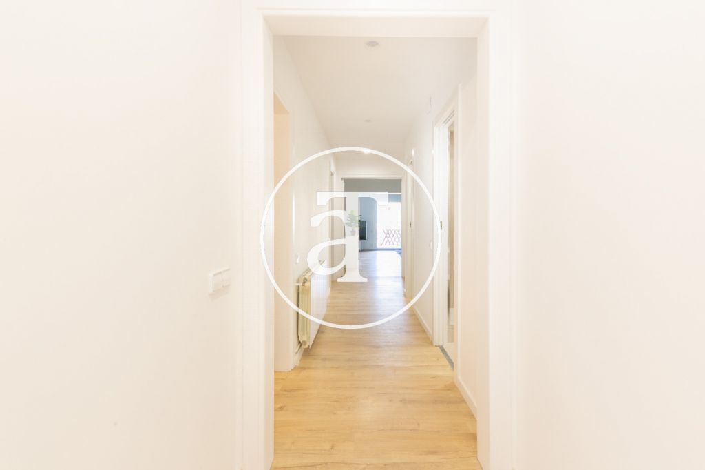 Luxury 4 bedroom apartment for temporary rental with 2 communal pools, sports area and social club in Pedralbes 39