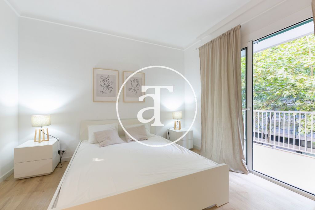 Luxury 4 bedroom apartment for temporary rental with 2 communal pools, sports area and social club in Pedralbes 24