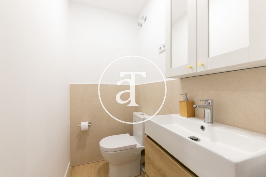 Luxury 4 bedroom apartment for temporary rental with 2 communal pools, sports area and social club in Pedralbes 35