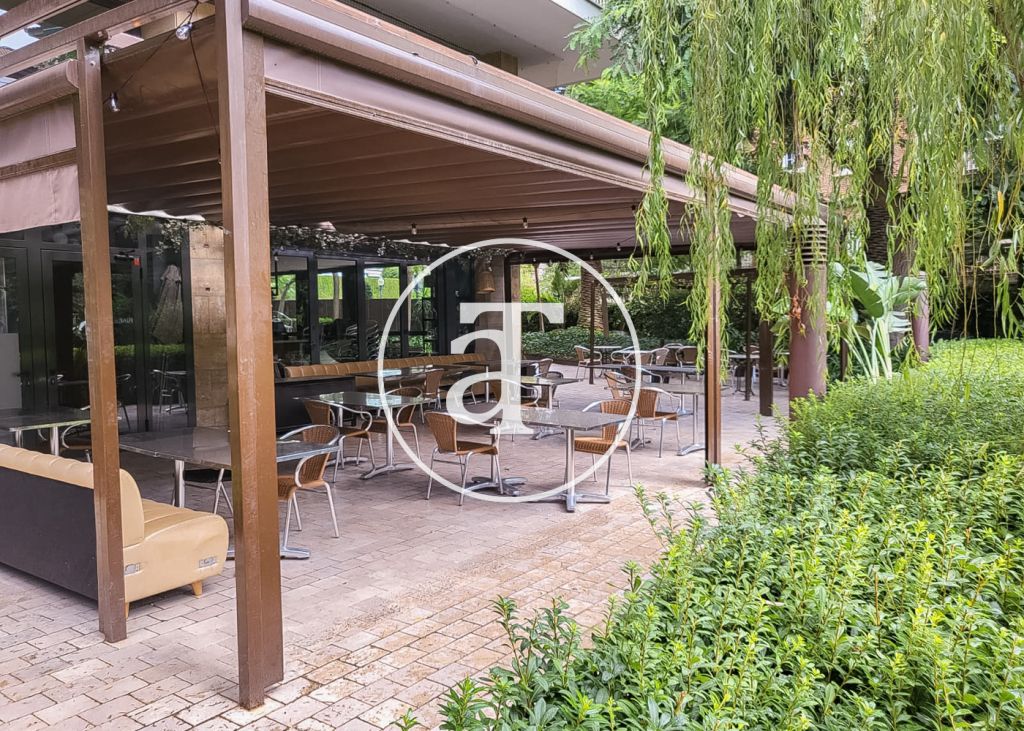 Luxury 4 bedroom apartment for temporary rental with 2 communal pools, sports area and social club in Pedralbes 41