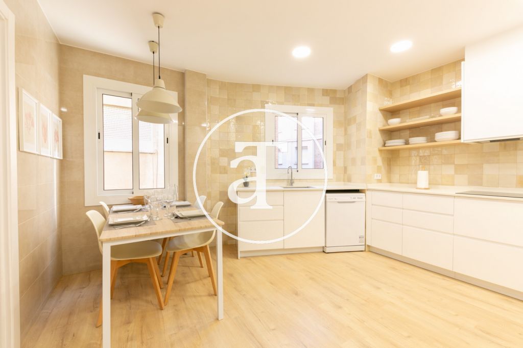 Luxury 4 bedroom apartment for temporary rental with 2 communal pools, sports area and social club in Pedralbes 20