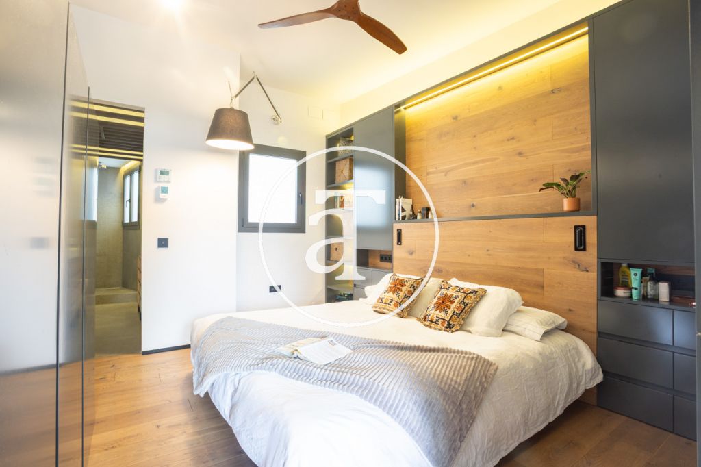 Monthly rental apartment with 1 bedroom suite with balcony in the Eixample 23