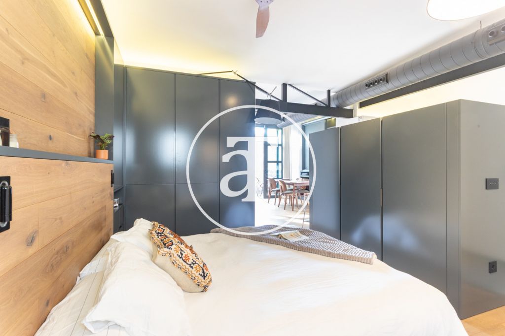 Monthly rental apartment with 1 bedroom suite with balcony in the Eixample 24