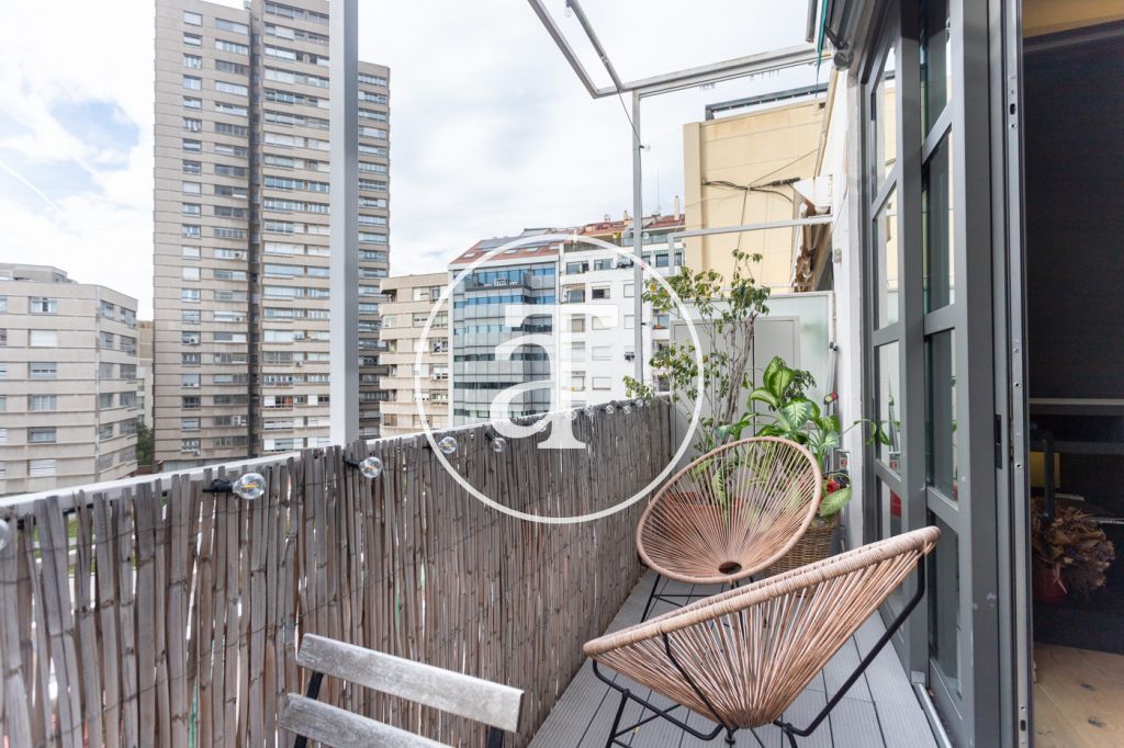 Monthly rental apartment with 1 bedroom suite with balcony in the Eixample 4