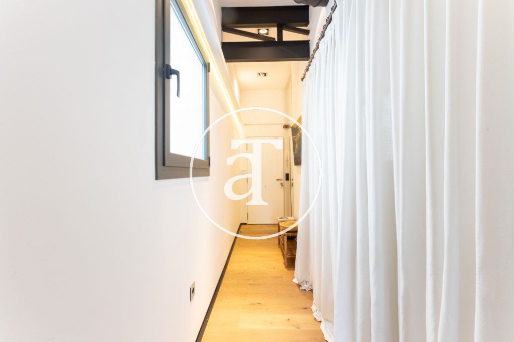 Monthly rental apartment with 1 bedroom suite with balcony in the Eixample 31