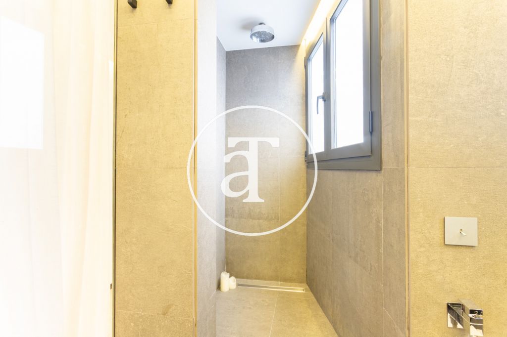 Monthly rental apartment with 1 bedroom suite with balcony in the Eixample 30