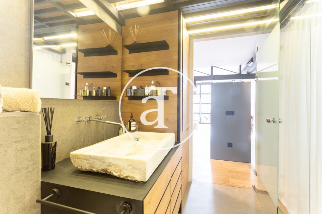 Monthly rental apartment with 1 bedroom suite with balcony in the Eixample 29