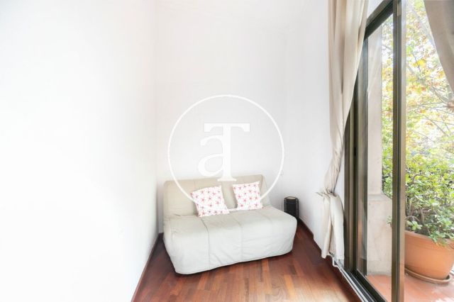 Bright, furnished apartment steps away from EADA Business School 6