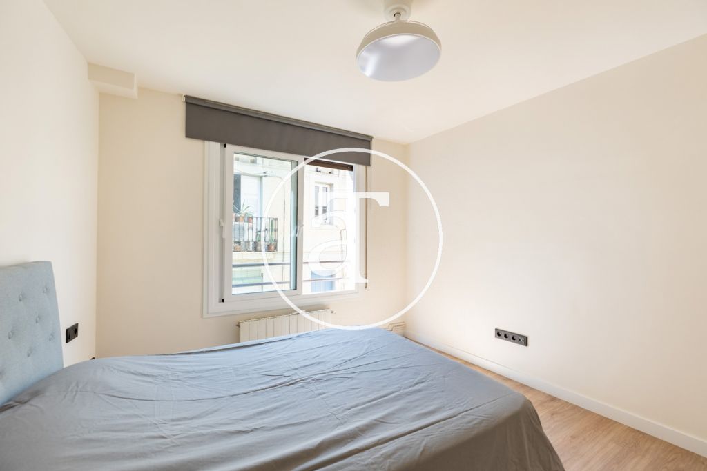 Monthly rental apartment with 2 bedrooms, 1 bathroom and patio in Vila de Gràcia 18