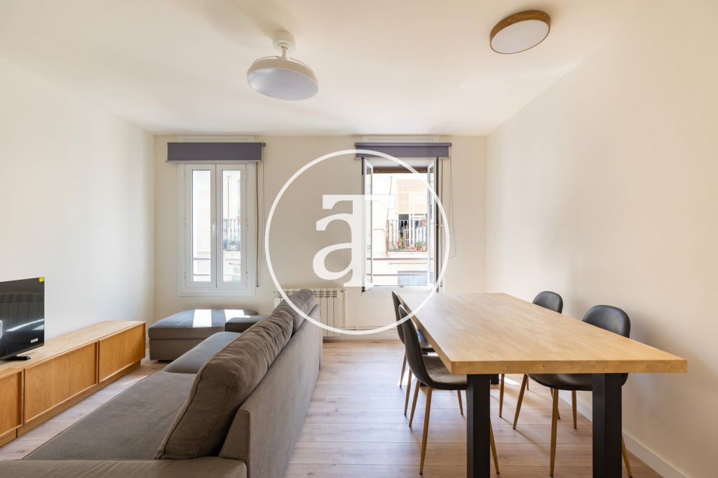 Monthly rental apartment with 2 bedrooms, 1 bathroom and patio in Vila de Gràcia 4