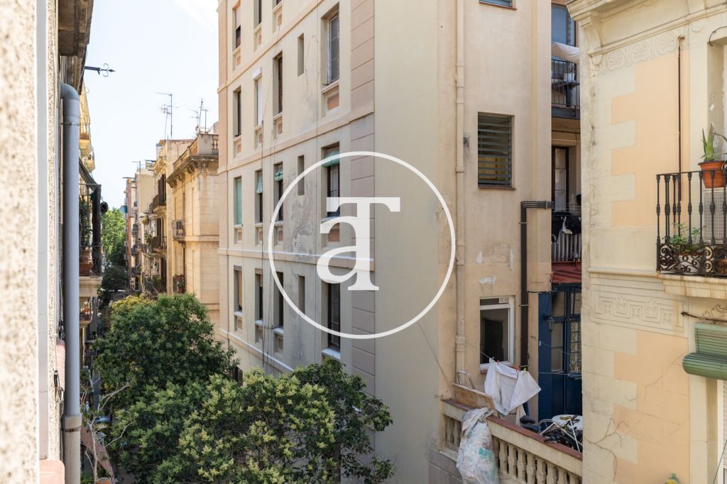 Monthly rental apartment with 2 bedrooms, 1 bathroom and patio in Vila de Gràcia 2