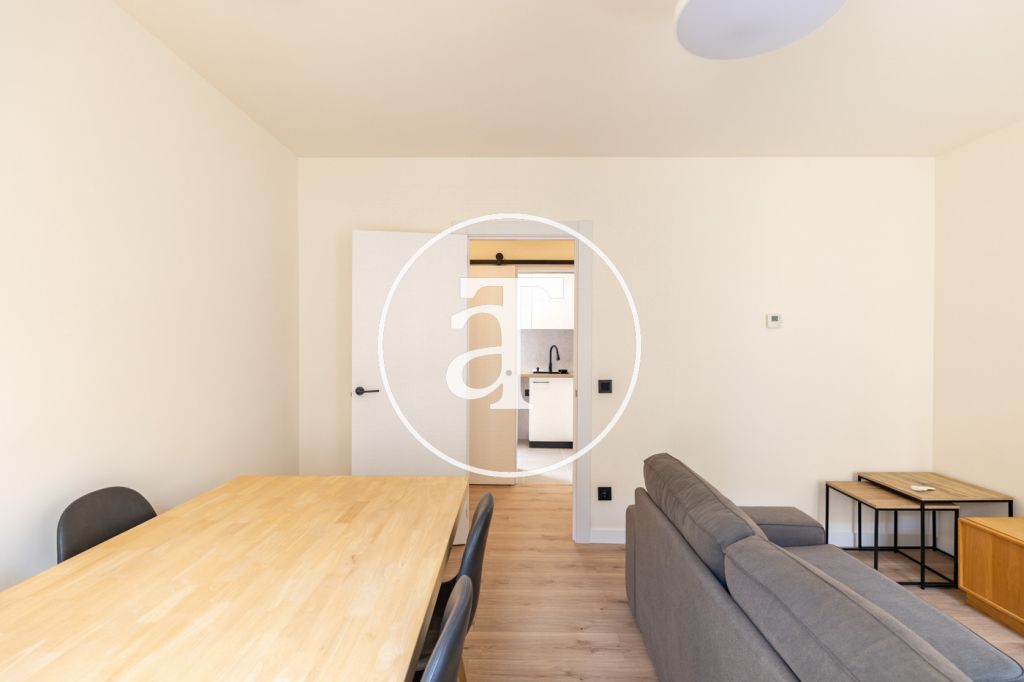 Monthly rental apartment with 2 bedrooms, 1 bathroom and patio in Vila de Gràcia 7