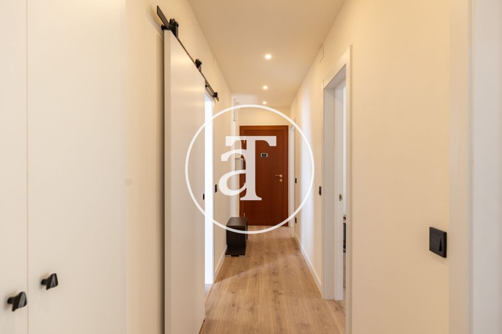 Monthly rental apartment with 2 bedrooms, 1 bathroom and patio in Vila de Gràcia 16