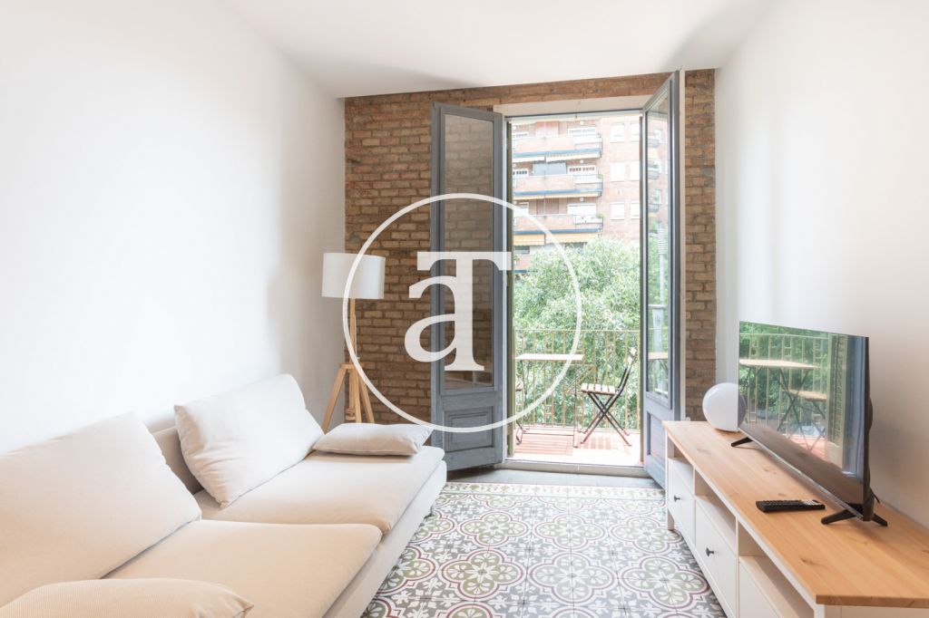 Monthly rental apartment with 2 bedrooms, study, balcony and 1 bathroom in Nou Barris