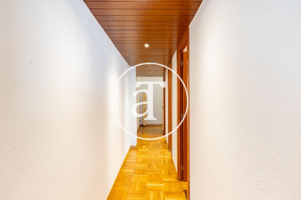 Monthly rental apartment with 3 bedrooms, study, 1 bathroom and toilet in the Sagrada Familia neighborhood 11