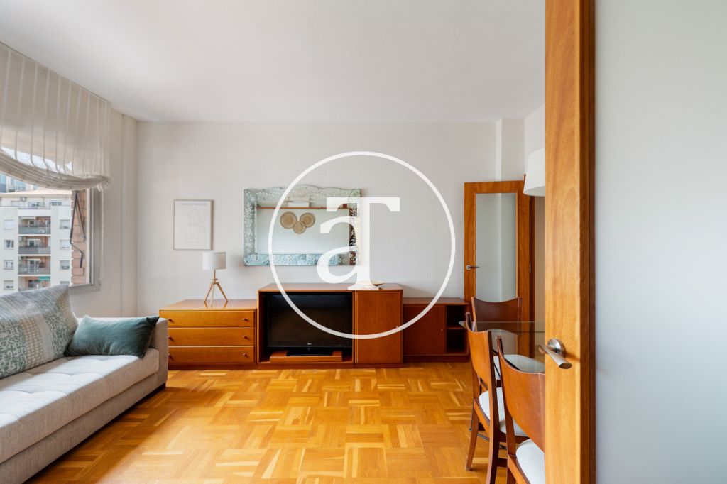 Monthly rental apartment with 3 bedrooms, study, 1 bathroom and toilet in the Sagrada Familia neighborhood 26