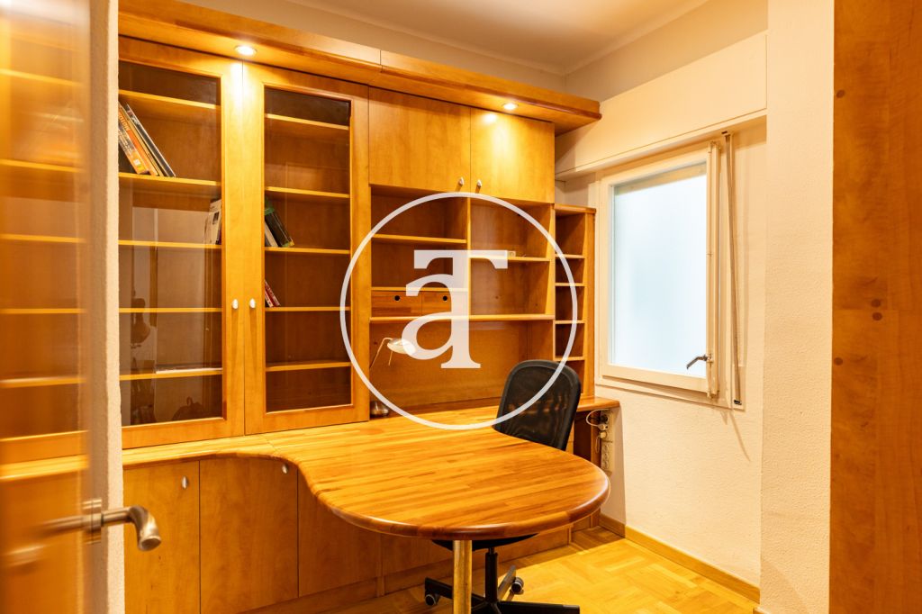 Monthly rental apartment with 3 bedrooms, study, 1 bathroom and toilet in the Sagrada Familia neighborhood 17