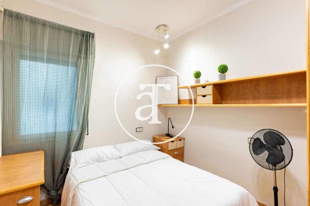 Monthly rental apartment with 3 bedrooms, study, 1 bathroom and toilet in the Sagrada Familia neighborhood 34