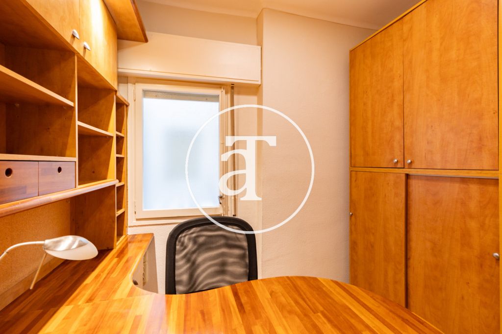 Monthly rental apartment with 3 bedrooms, study, 1 bathroom and toilet in the Sagrada Familia neighborhood 19
