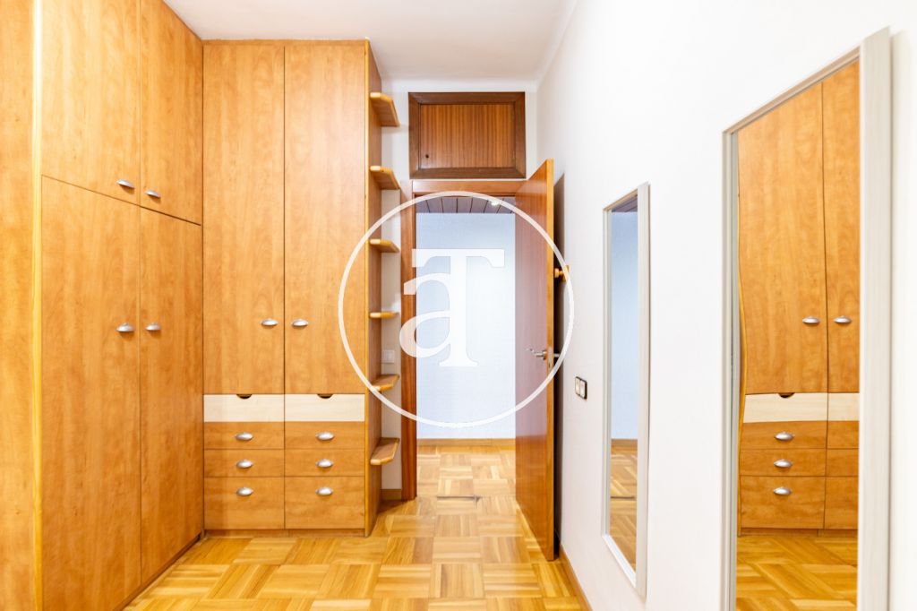 Monthly rental apartment with 3 bedrooms, study, 1 bathroom and toilet in the Sagrada Familia neighborhood 24