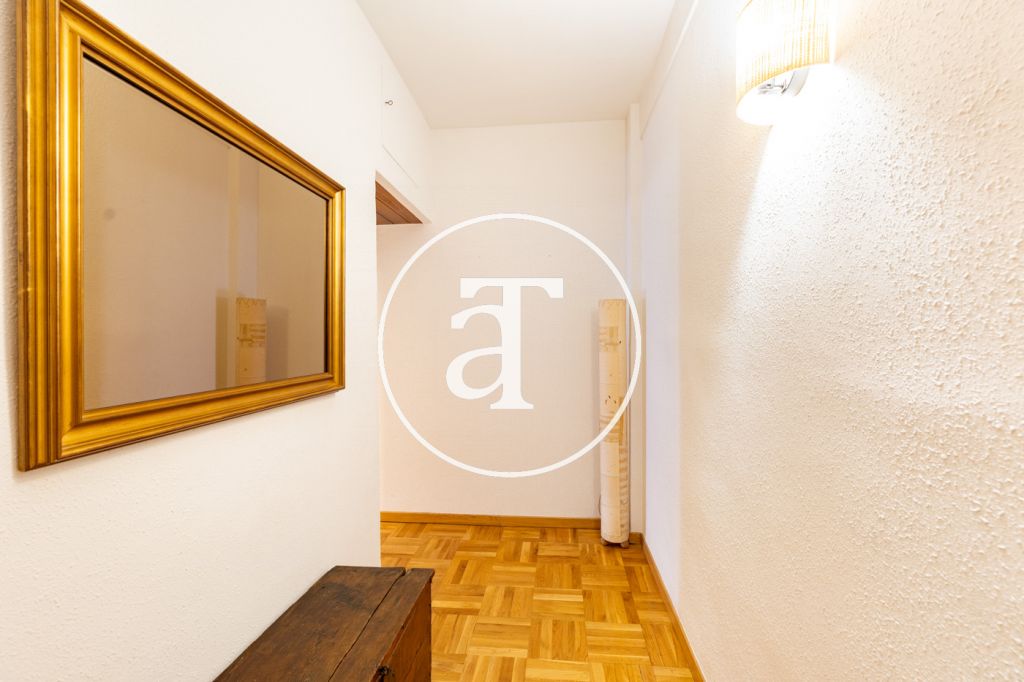 Monthly rental apartment with 3 bedrooms, study, 1 bathroom and toilet in the Sagrada Familia neighborhood 20