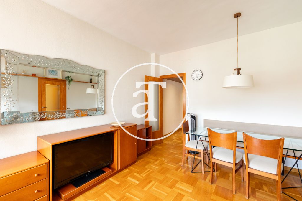 Monthly rental apartment with 3 bedrooms, study, 1 bathroom and toilet in the Sagrada Familia neighborhood 7