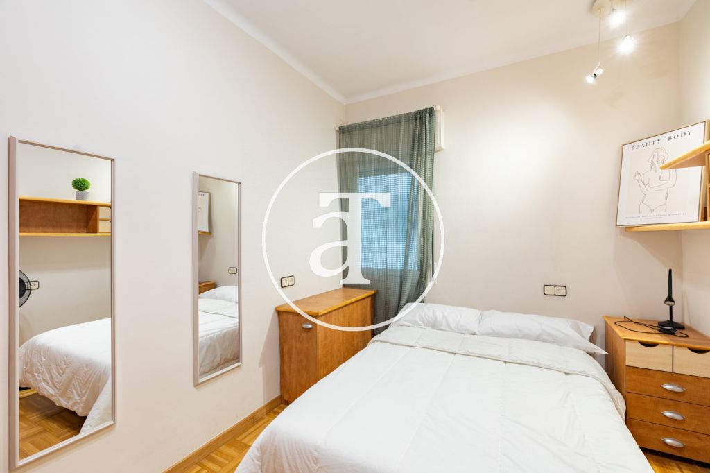 Monthly rental apartment with 3 bedrooms, study, 1 bathroom and toilet in the Sagrada Familia neighborhood 23