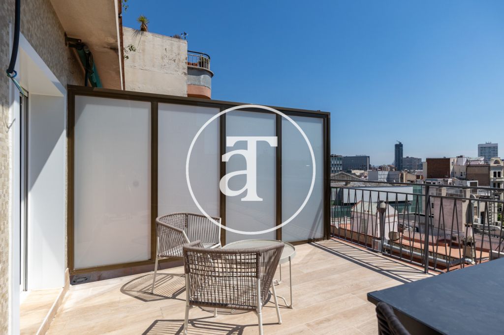 Monthly rental Penthouse with 2 bedrooms and 2 bathrooms with private terrace next to Plaça de Sants 9