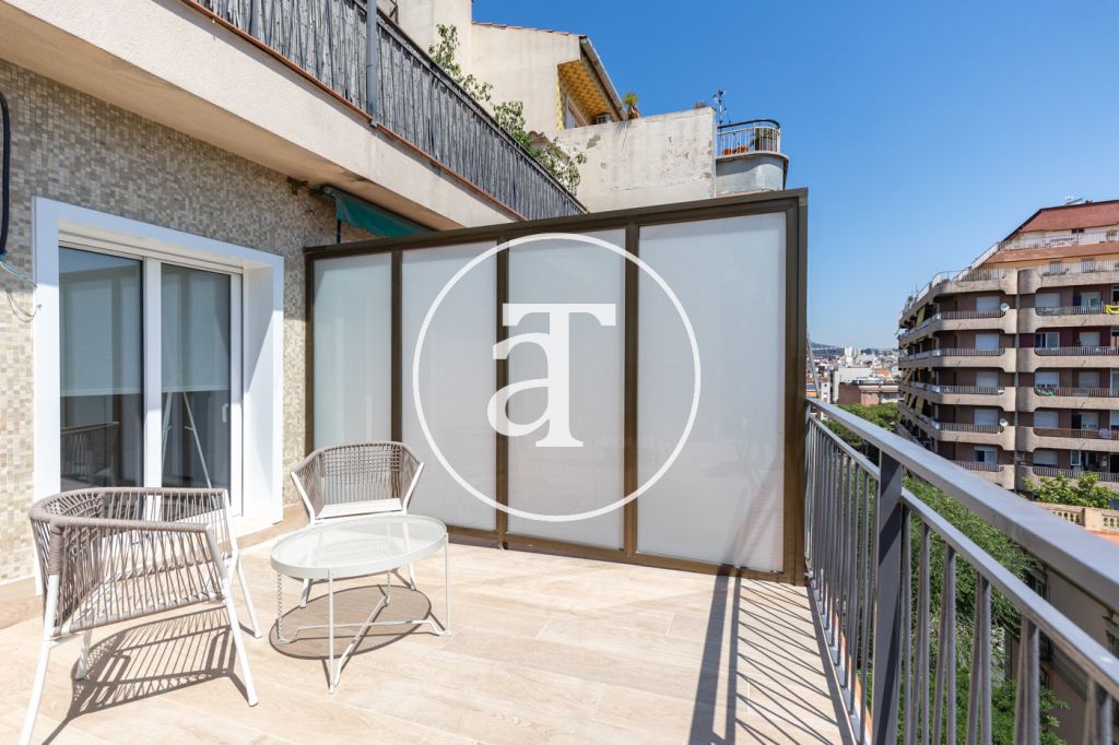 Monthly rental Penthouse with 2 bedrooms and 2 bathrooms with private terrace next to Plaça de Sants 8