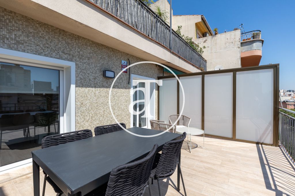 Monthly rental Penthouse with 2 bedrooms and 2 bathrooms with private terrace next to Plaça de Sants 5