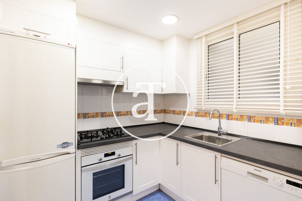 Piso de alquiler temporal de 3 habitaciones, terraza y 2 baños en L'Eixample 16