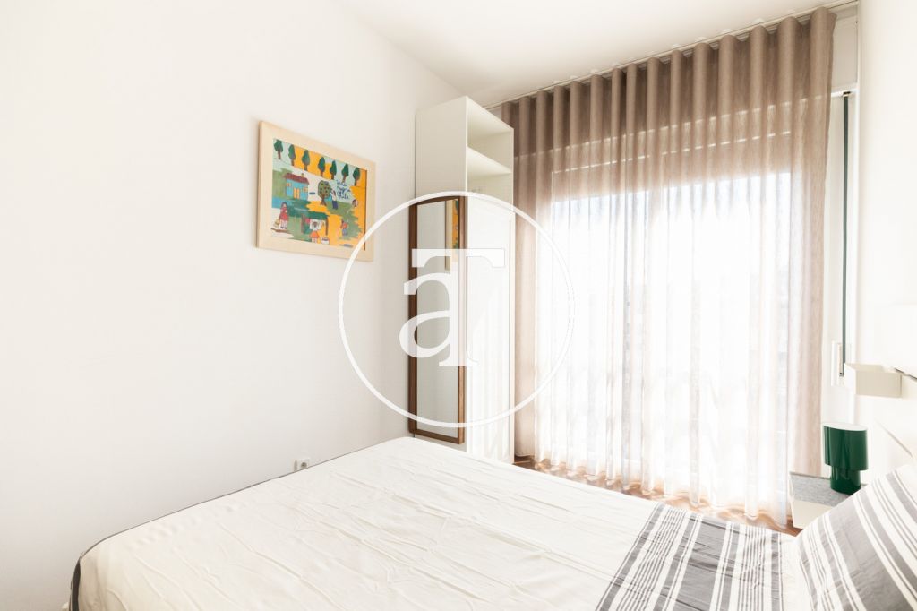 Piso de alquiler temporal de 3 habitaciones, terraza y 2 baños en L'Eixample 26