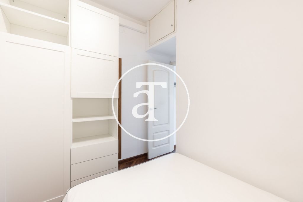 Piso de alquiler temporal de 3 habitaciones, terraza y 2 baños en L'Eixample 34