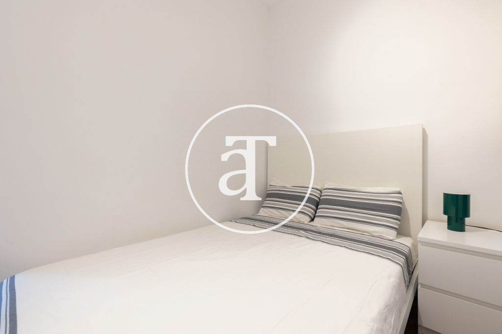 Piso de alquiler temporal de 3 habitaciones, terraza y 2 baños en L'Eixample 33