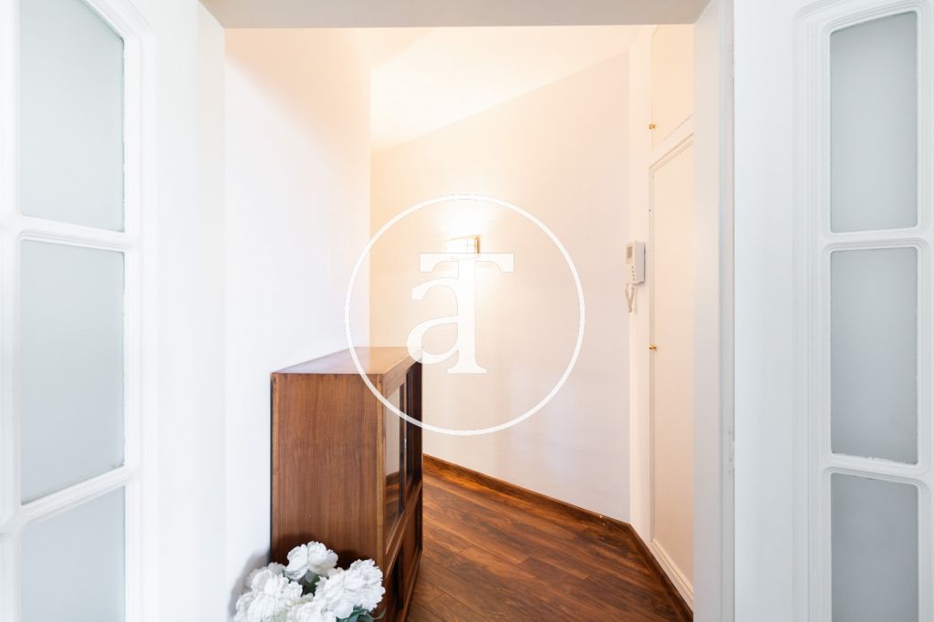 Piso de alquiler temporal de 3 habitaciones, terraza y 2 baños en L'Eixample 39
