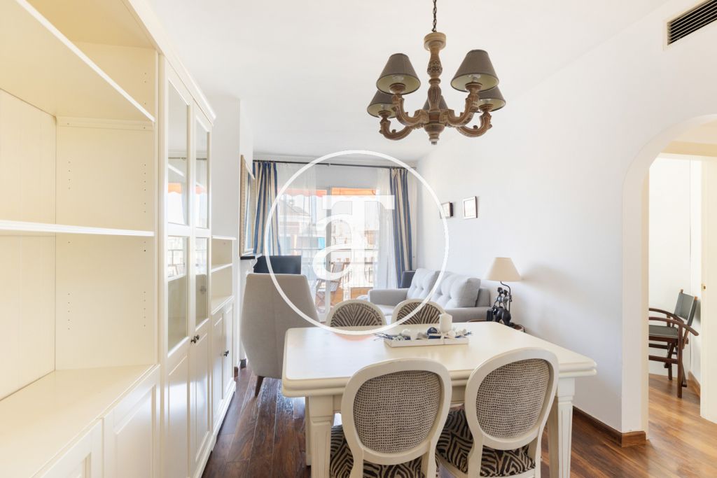 Piso de alquiler temporal de 3 habitaciones, terraza y 2 baños en L'Eixample 11