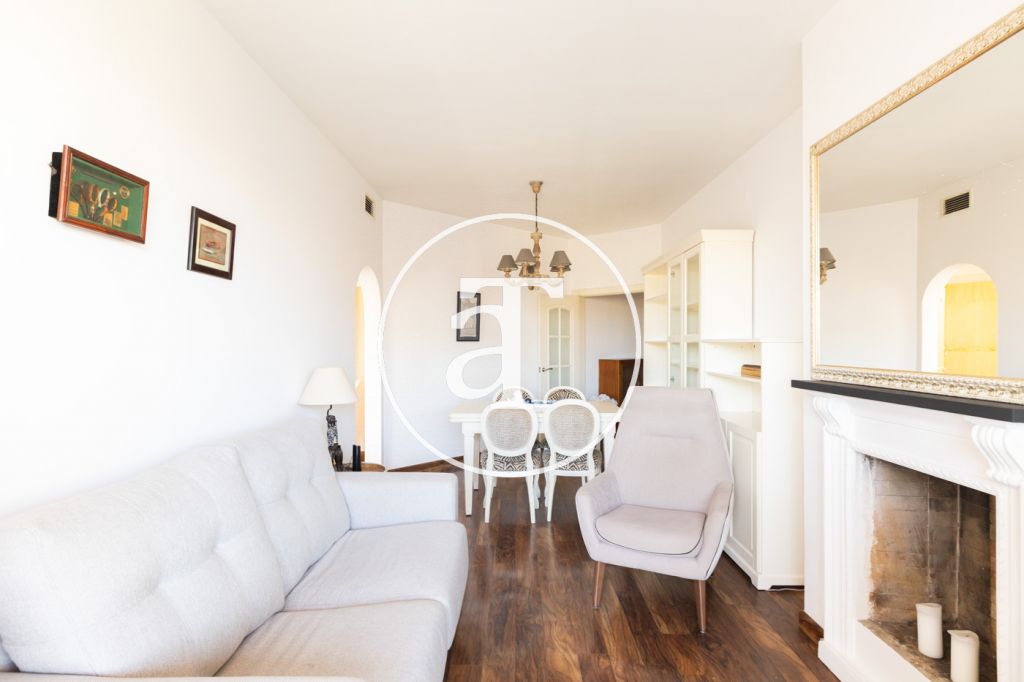 Piso de alquiler temporal de 3 habitaciones, terraza y 2 baños en L'Eixample 8