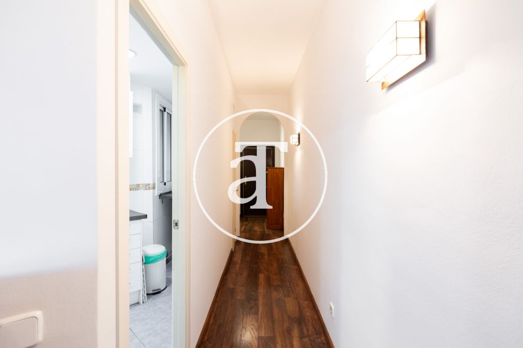 Piso de alquiler temporal de 3 habitaciones, terraza y 2 baños en L'Eixample 14