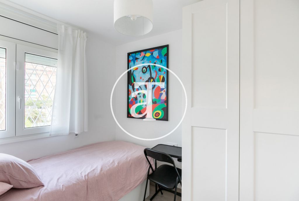 Monthly rental apartment with 3 bedrooms in Hospitalet 25