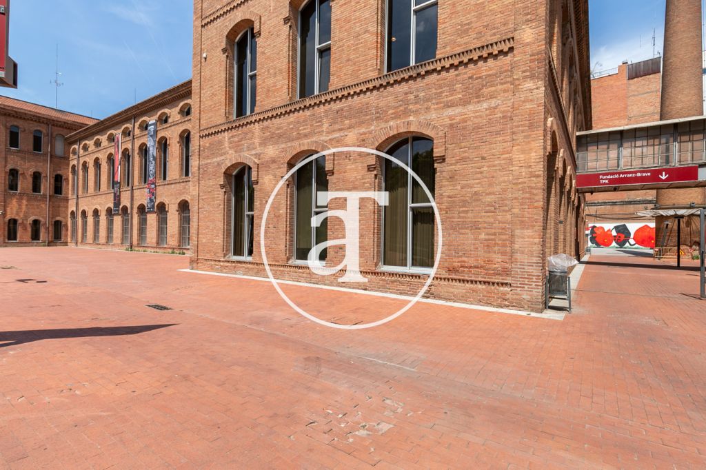 Monthly rental apartment with 3 bedrooms in Hospitalet 28