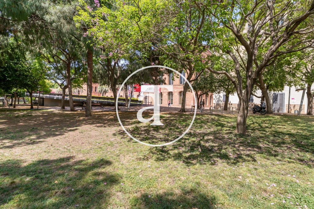 Monthly rental apartment with 3 bedrooms in Hospitalet 30