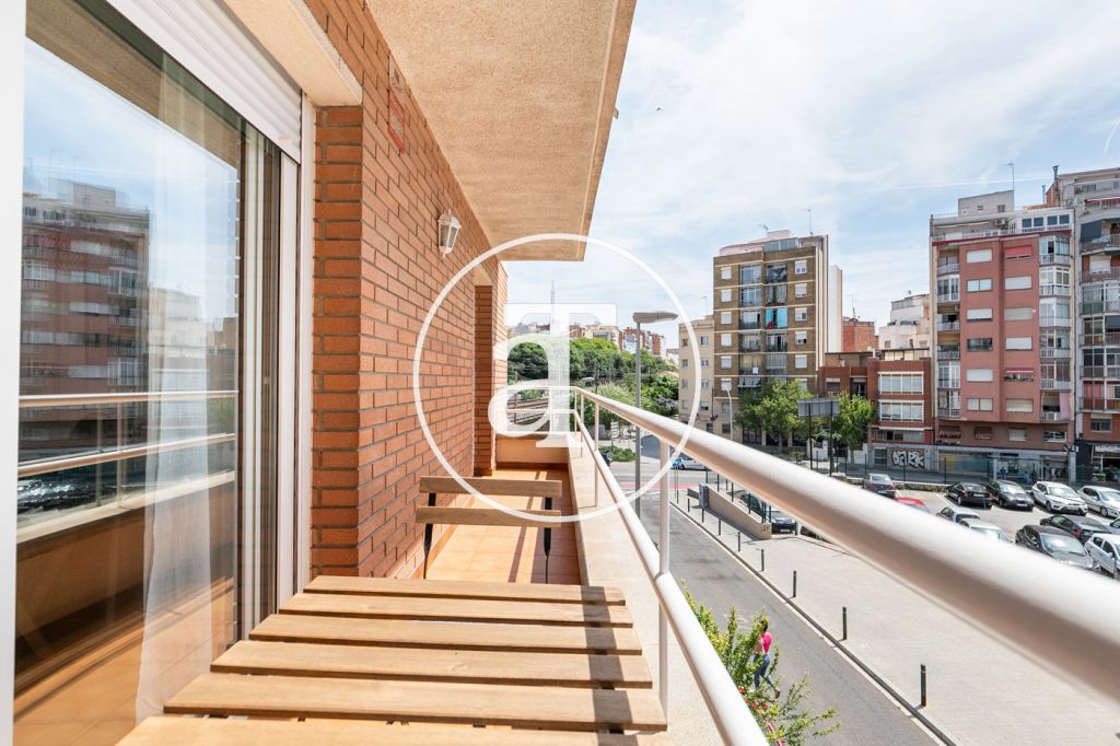 Monthly rental apartment with 3 bedrooms in Hospitalet 15