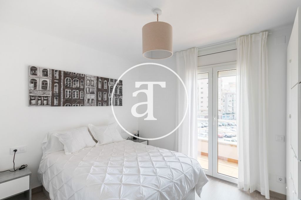Monthly rental apartment with 3 bedrooms in Hospitalet 19